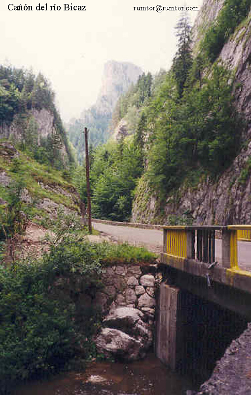 Entrada al can del ro Bicaz.