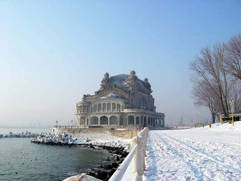 El Casino, el edificio ms representativo de la ciudad. Invierno.