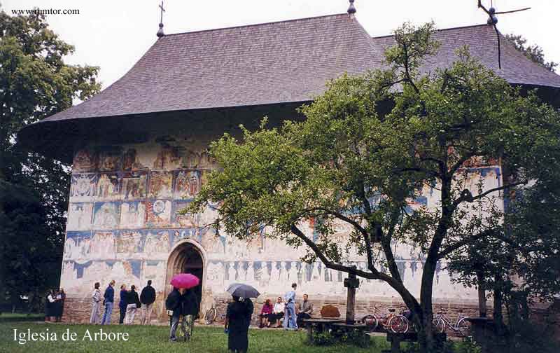 Iglesia de Arbore, fachada sur.