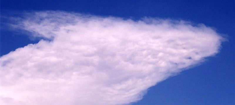 Detalle del yunque y mammas del cumulonimbus anterior.