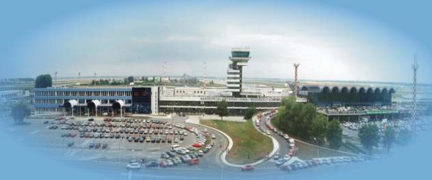 Imagen exterior del aeropuerto internacional de Otopeni o Henry Coanda, Bucarest, Rumania.