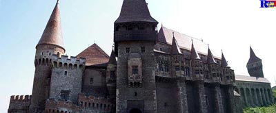 Fachada principal del castillo, ampliacin.