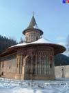 Iglesia del monasterio de Voronet en invierno.