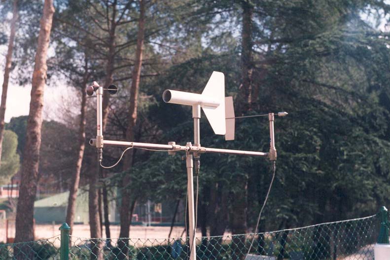 Anemmetro y veleta.