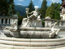 Estatua situada en los jardines del palacio.